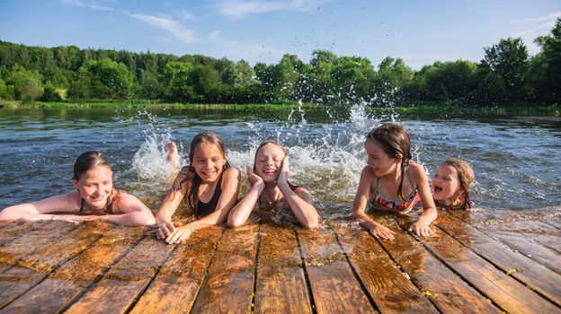 Why Waterfront Retreats Feel Like Endless Summer