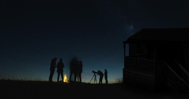 Vacavia Camping After Dark: The Rise of Astrotourism
